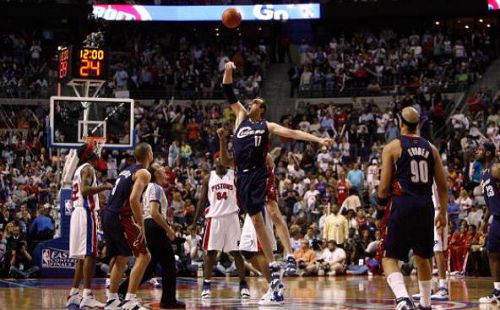  NBA历史最佳阵容巅峰对决：谁能称霸篮球宇宙？  